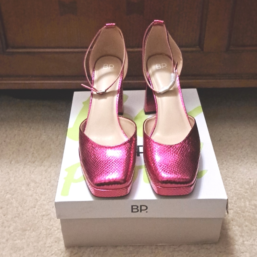 Metallic platforms